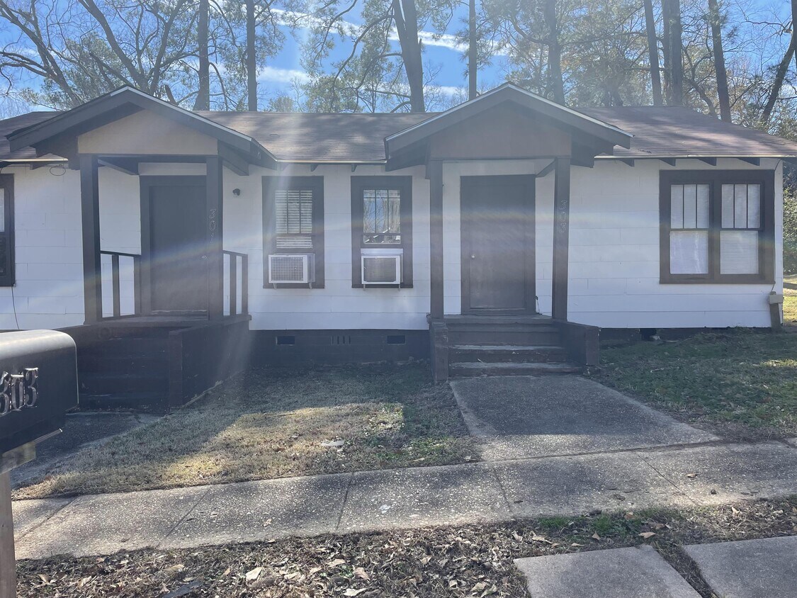 303 W Lula St, Leesville, LA 71446 Townhome Rentals in Leesville LA