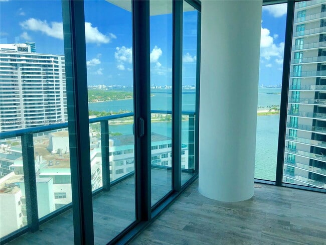 Photo - 650 NE 32nd St Apartment