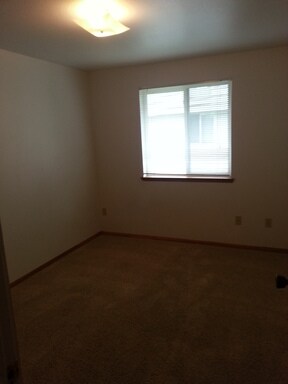 Building Photo - 211 Canyon Dr