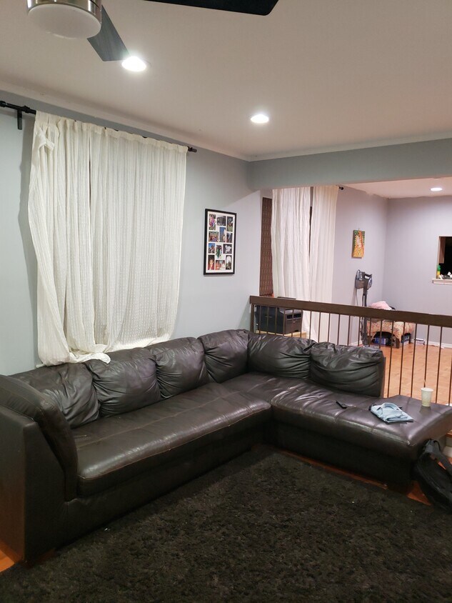 LARGE SPACIOUS TOWN HOME - 101 Madaline Dr