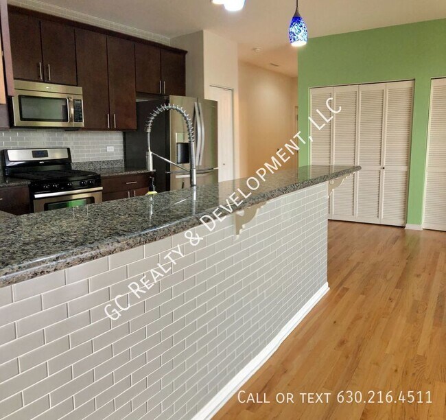 Foto del edificio - 2520 S Oakley Ave