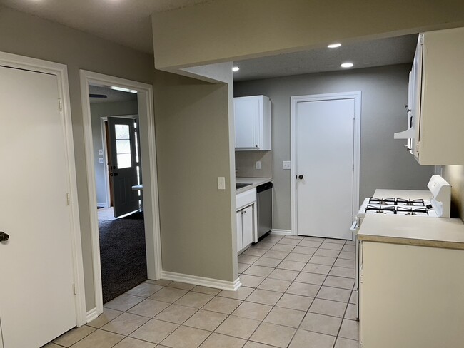 Foto del edificio - 1207 Sequoyah Cir