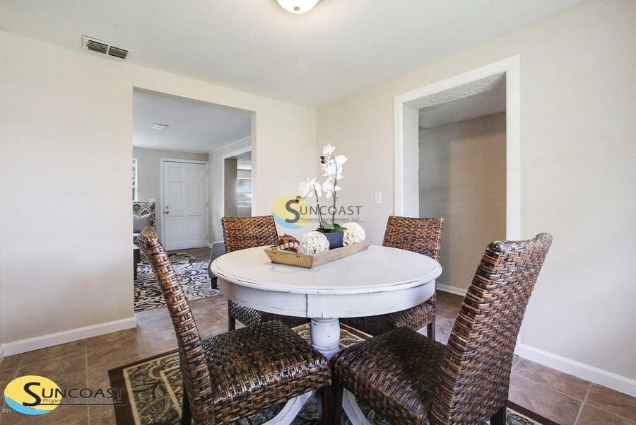 Foto principal - 6907 Hafford Ln