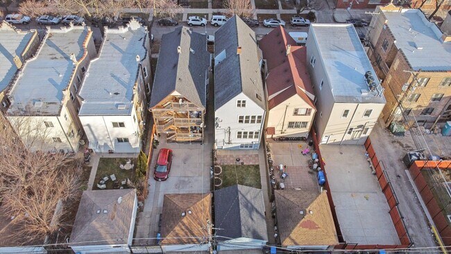 Foto del edificio - 2418 N Lawndale Ave