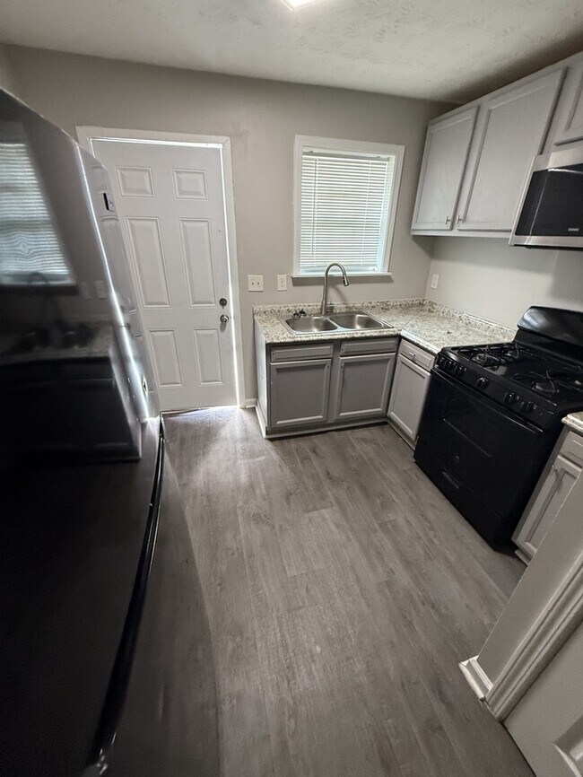 Building Photo - 1425 Joseph E. Boone Blvd NW