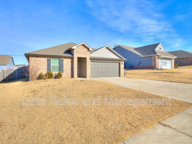 Building Photo - 3110 Debbie Ln