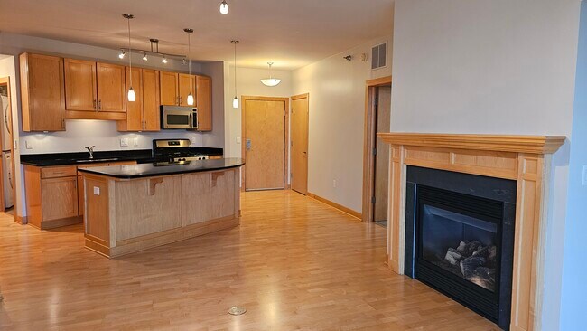 Foto del edificio - 317 Groveland Ave