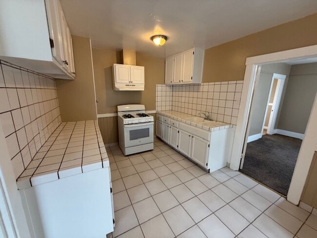 Building Photo - 182 N 11th St