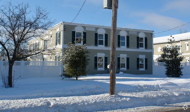 Bloomfield Gardens Apartments - Kensington Lane Apartments