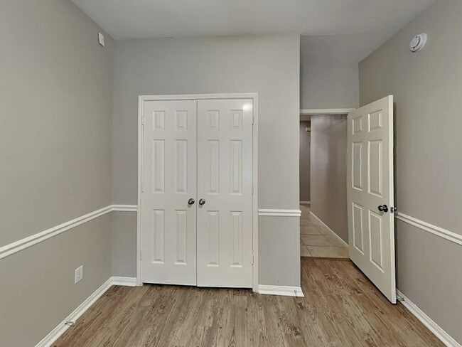 Building Photo - 18103 Water Mill Dr