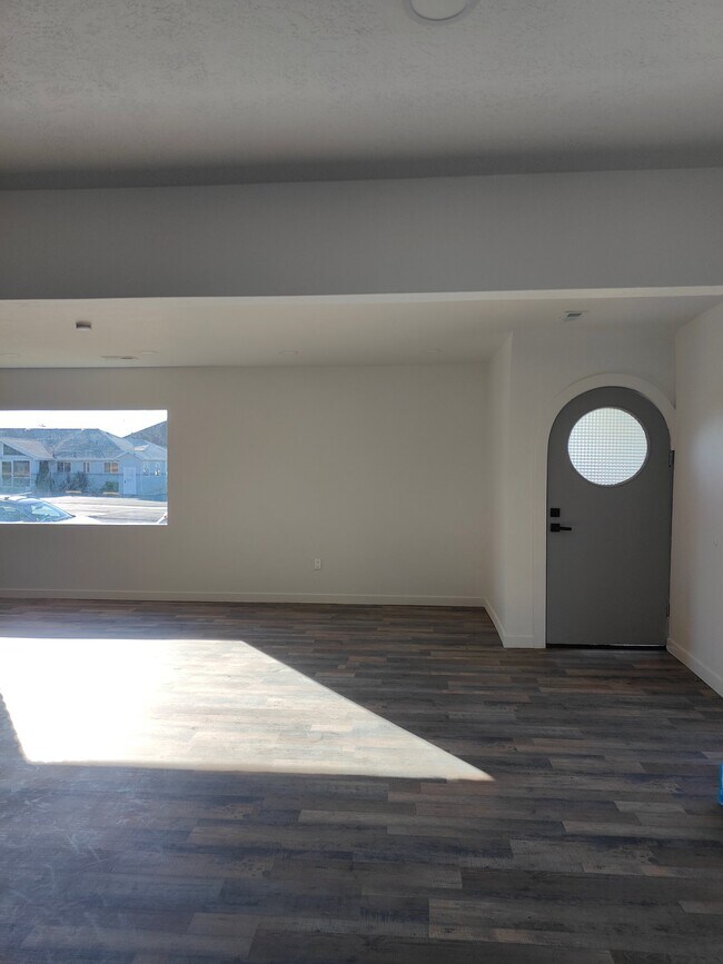 Foto del edificio - 8 N 100 E
