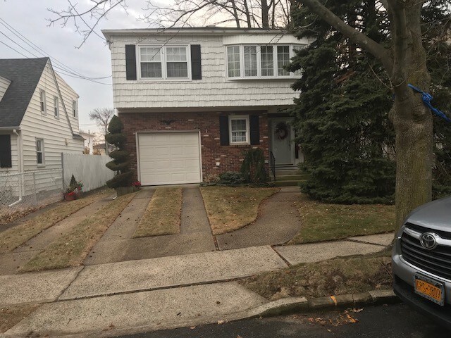 Primary Photo - 28 Wolverine St