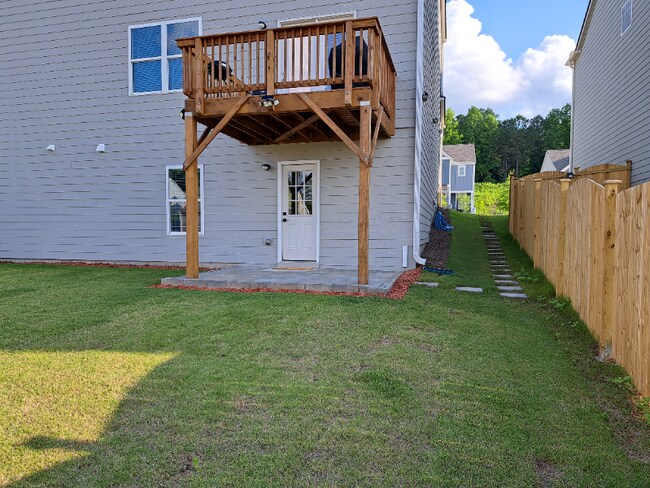 Foto del edificio - 119 Silver Beech Ln