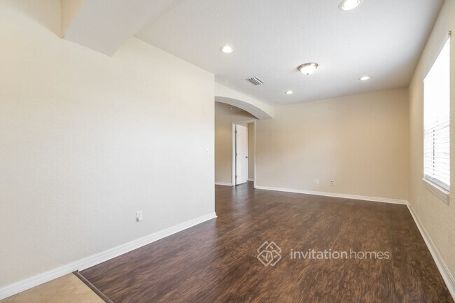 Building Photo - 3060 Corydon St