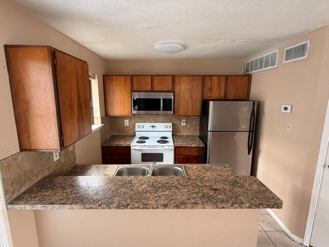 Foto del edificio - 7901 Cambridge St