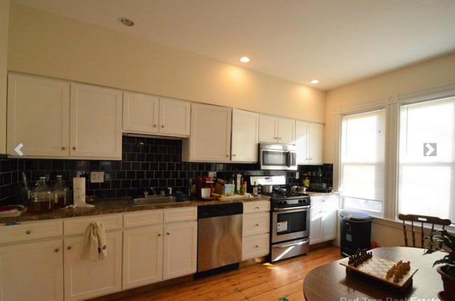 Building Photo - 28 Circuit St