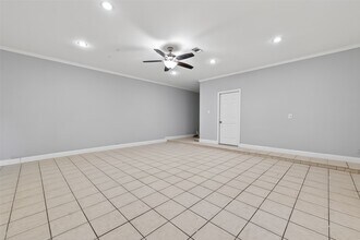 Building Photo - 17711 Shelby Oaks Cir