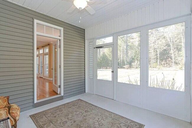 Foto del edificio - 8 Brittney Ln