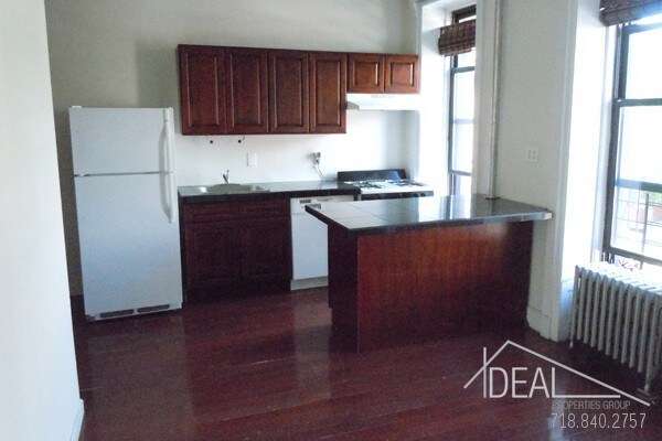 Foto principal - 1050 Bedford Ave