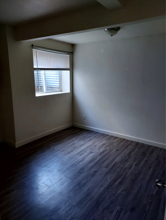 Foto del edificio - 325 N Jefferson St