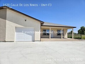 Building Photo - 1620 Calle de los Ninos Ave