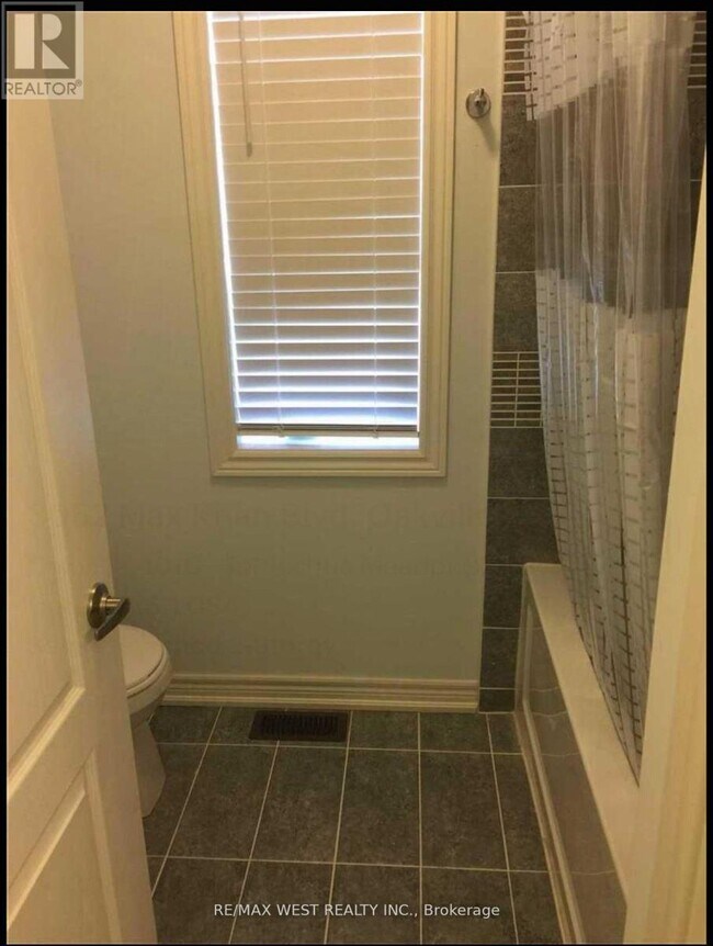 Building Photo - 3052 Max Khan Blvd