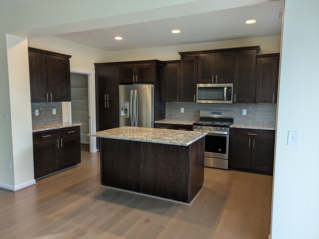 Building Photo - 27333 15th Ct S