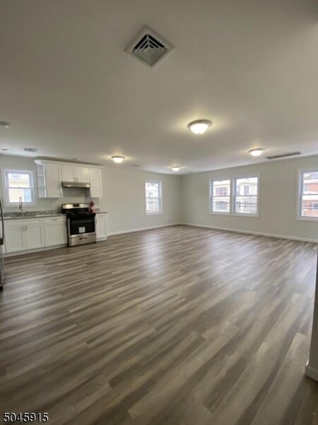 Building Photo - 478 11th Ave