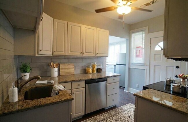 Foto del edificio - 2715 2nd Ave S