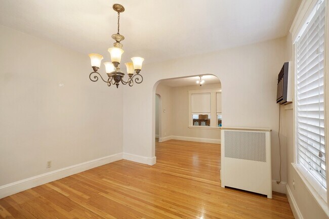 Dining room looking into livingroom - 62 3rd St