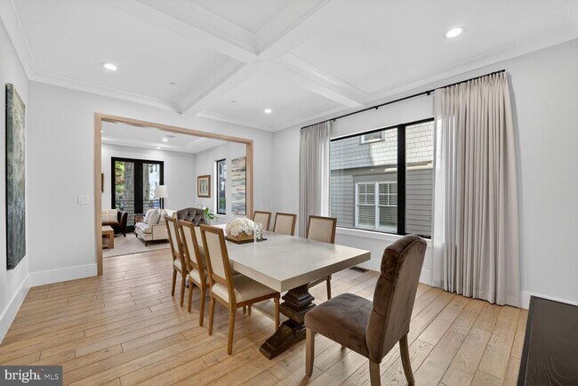 Foto del edificio - 5310 Dorsett Pl NW