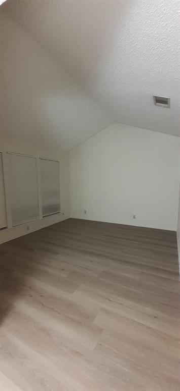 Foto del edificio - Upstairs Two Bedroom Unit in Fourplex with...