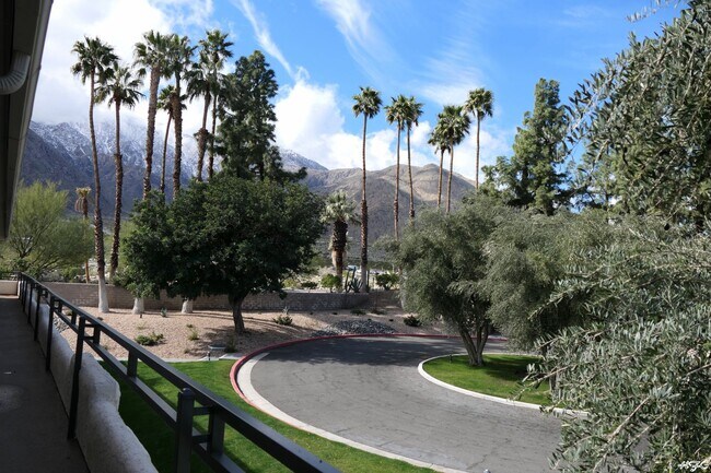 Foto del edificio - Palm Springs Villas Exclusive, unfurnished
