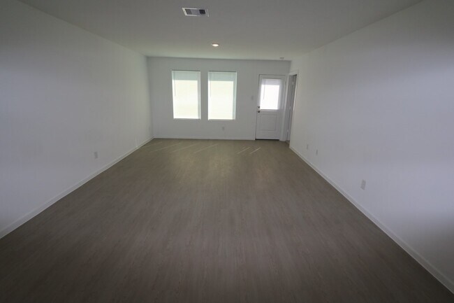 Building Photo - 6245 Alder Crk Dr