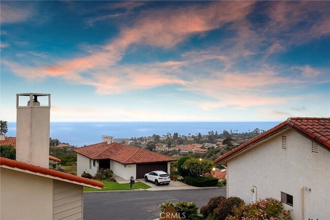 Building Photo - 25 Ocean Crest Ct