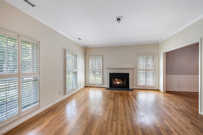 Foto del edificio - 1011 Willow Ridge Dr