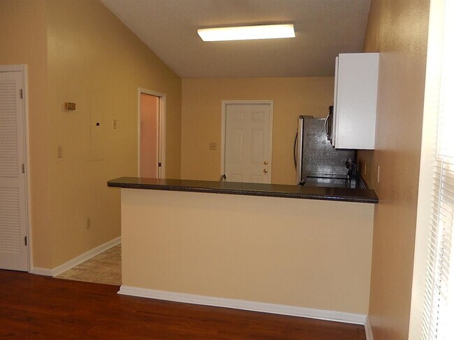 Foto del edificio - 137 Horseshoe Dr