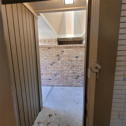 Building Photo - 327 Dogwood Dr