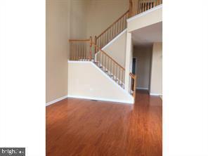 Primary Photo - 25 Barclay Ct