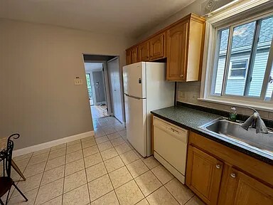 Foto del edificio - 89 Bailey Rd