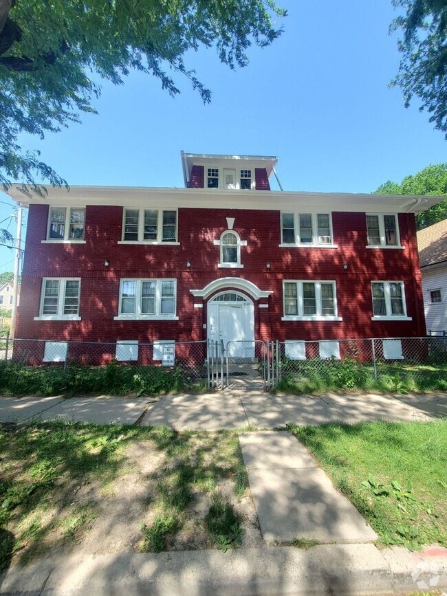 Building Photo - 3121 N 39th St