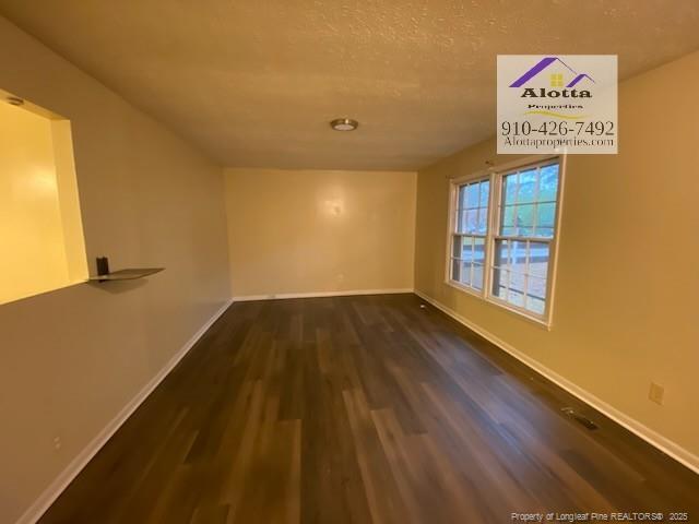 Foto del edificio - 733 Goodyear Dr