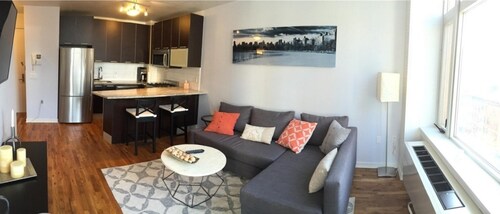 Primary Photo - 557 9th Ave