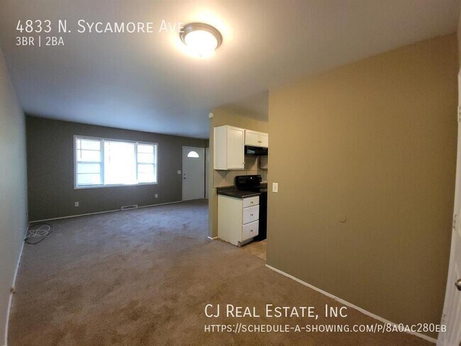 Foto del edificio - 4833 N Sycamore Dr