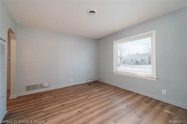 Foto del edificio - 22619 Furton St