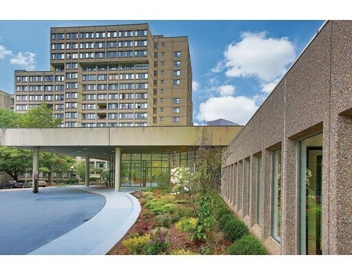 Building Photo - 250 Hammond Pond Pkwy