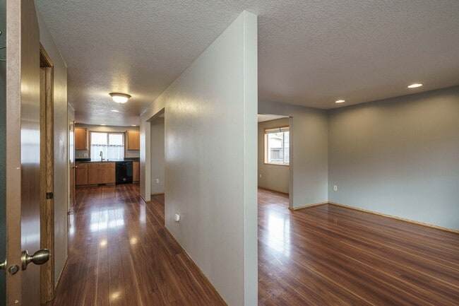 Building Photo - 3 Bedroom 2.5 Bath with workshop and fence...