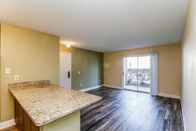 Building Photo - 9481 Highland Oak Dr