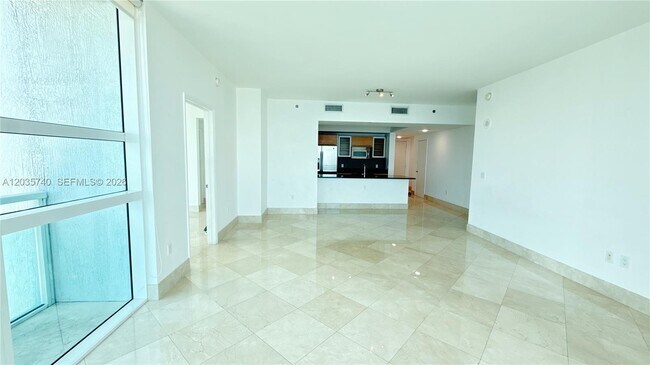 Foto del edificio - 950 Brickell Bay Dr