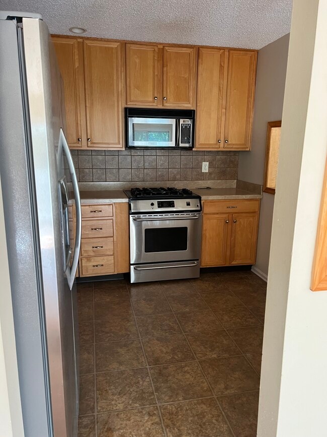 70 Willow Ct Unit 70, Trenton, NJ 08619 Condo for Rent in Trenton, NJ